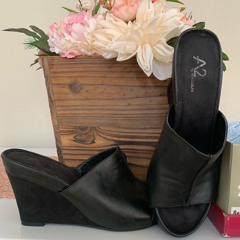 A2 by Aerosoles Size 8 Heart Plush Slip on Wedges